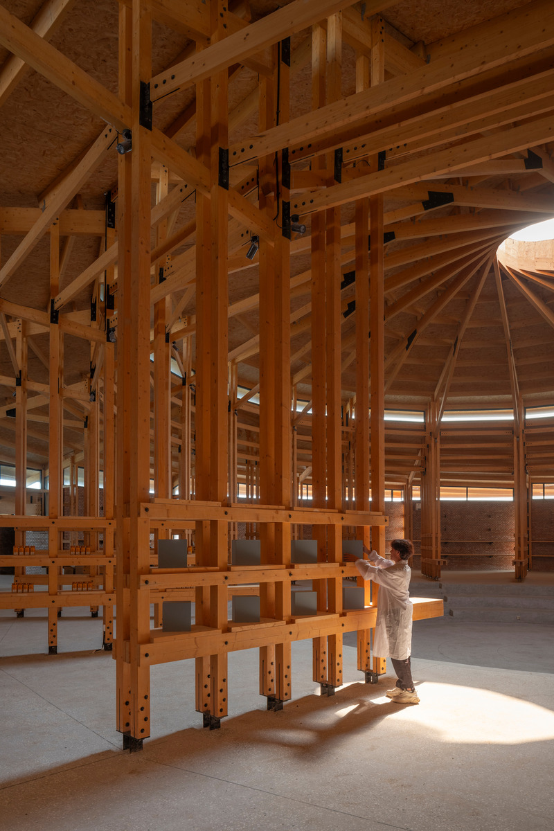 Press kit | 1071-25 - Press release | The World’s Best Architecture 2024 Announced - Architizer - Residential Architecture - Prepared Rehmannia Root Crafts Exhibition Hall by LUO Studio - Photo credit: Jin Weiqi