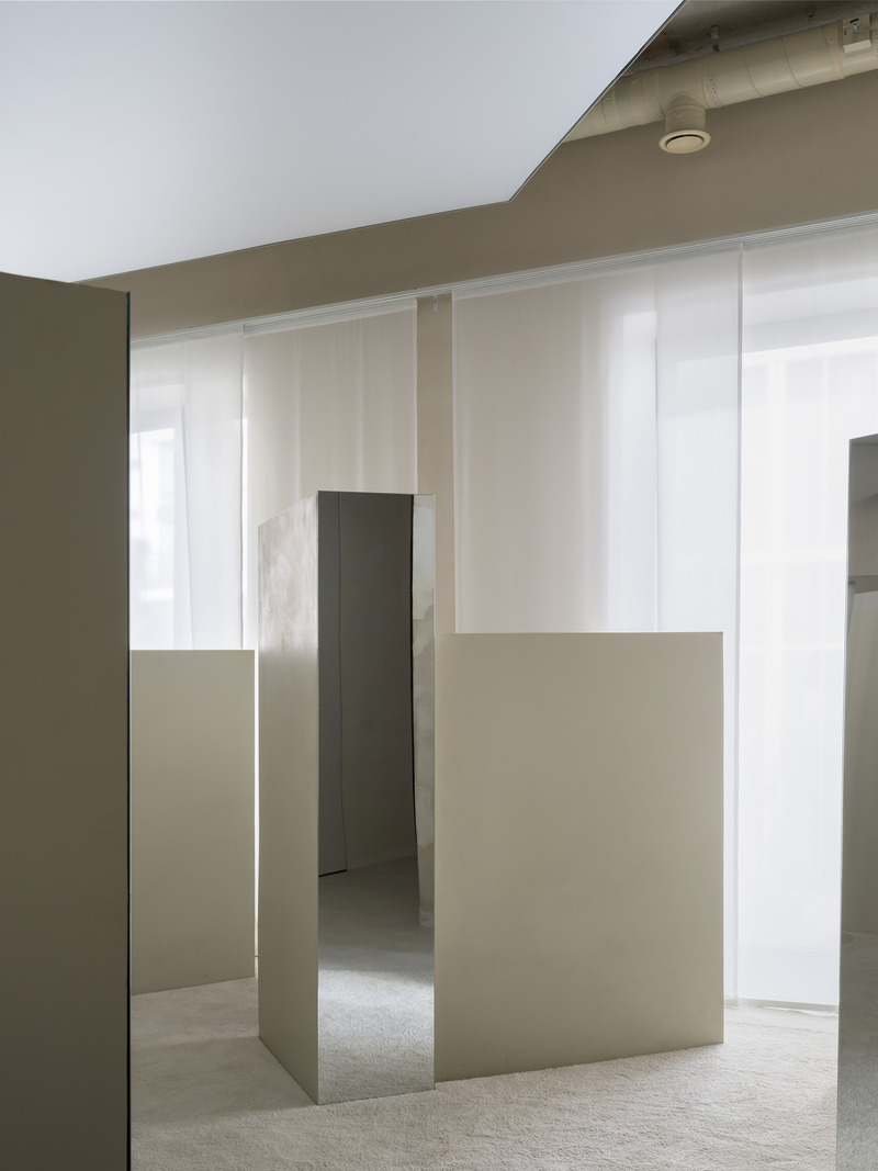 Dossier de presse | 2247-11 - Communiqué de presse | SLAVA 2024: Maxim Kashin Continues his New Direction in Interior Design, Rooted in the Principles of Suprematism - Maxim Kashin Architects - Design d’intérieur commercial - Crédit photo :  Dmitry Chebanenko 