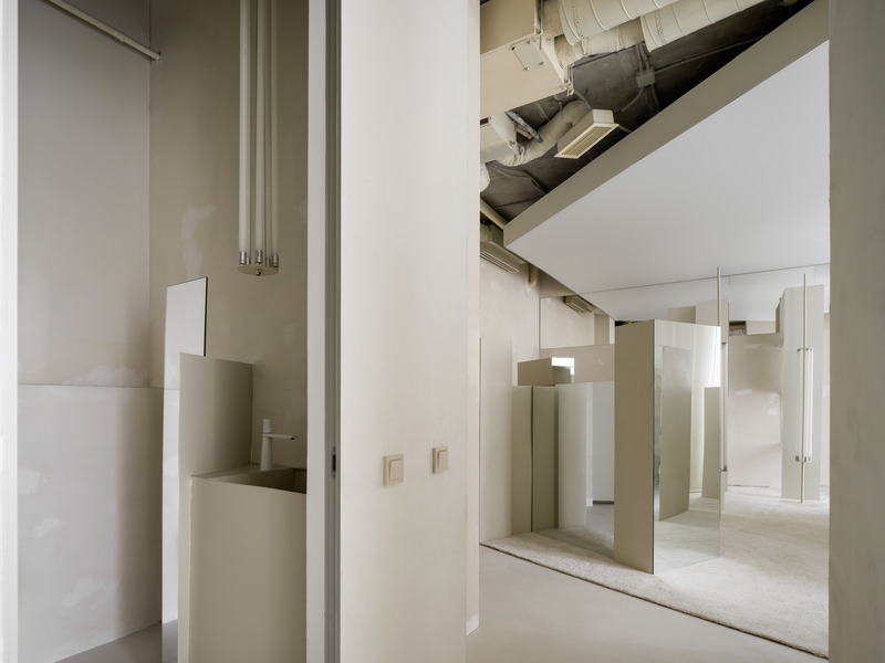 Dossier de presse | 2247-11 - Communiqué de presse | SLAVA 2024: Maxim Kashin Continues his New Direction in Interior Design, Rooted in the Principles of Suprematism - Maxim Kashin Architects - Design d’intérieur commercial - Crédit photo : Dmitry Chebanenko