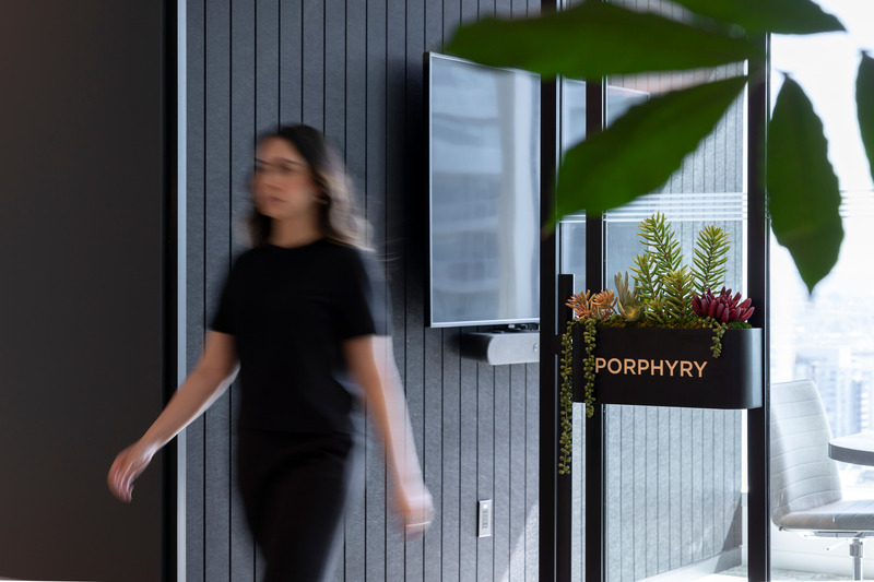 Press kit | 5571-03 - Press release | Vancouver's Newest Office in Top Tier Tower: Sandstorm HQ - Edit Studios Inc. - Commercial Interior Design - Meeting rm acoustics - Photo credit: Brett Ryan