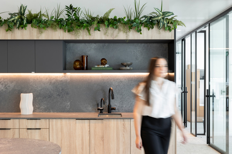 Press kit | 5571-03 - Press release | Vancouver's Newest Office in Top Tier Tower: Sandstorm HQ - Edit Studios Inc. - Commercial Interior Design - Coffee points - Photo credit: Brett Ryan