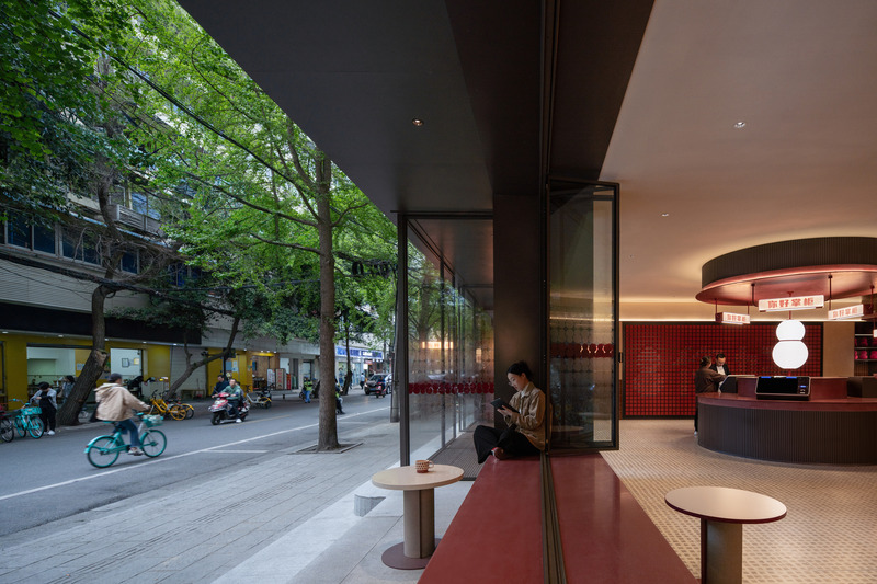 Press kit | 3531-13 - Press release | NI HAO Hotel - Vermilion Zhou Design Group - Commercial Interior Design - We warmly open our doors to guests and the local community, inviting everyone to experience our welcoming atmosphere. - Photo credit: Jian Quan Wu