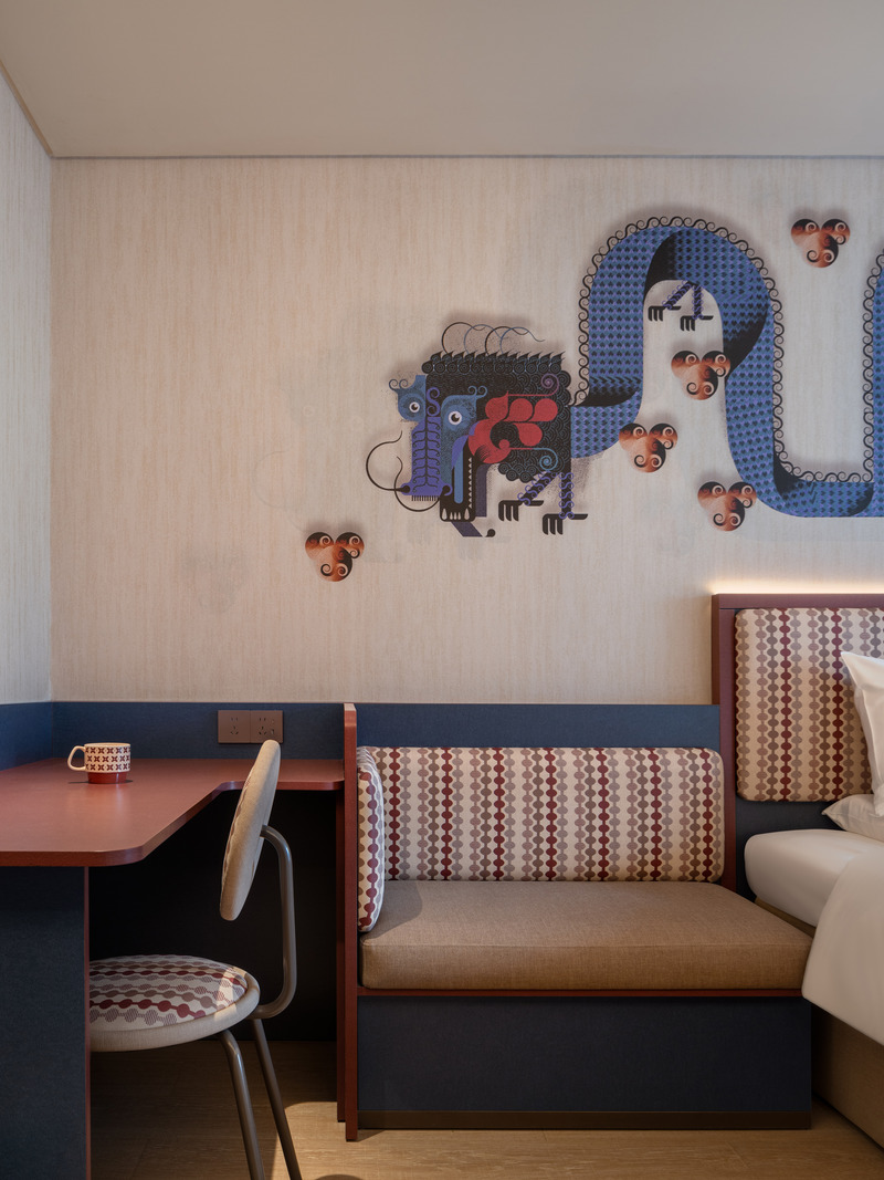 Press kit | 3531-13 - Press release | NI HAO Hotel - Vermilion Zhou Design Group - Commercial Interior Design - Guest Room - Photo credit: Jian Quan Wu