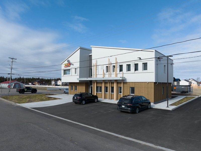 Dossier de presse | 612-29 - Communiqué de presse | La station de radio CKAU Mani-Utenam - EVOQ Architecture - Architecture commerciale - Crédit photo : Optik360