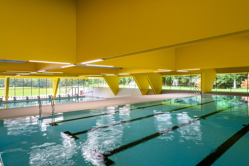 Dossier de presse | 3053-04 - Communiqué de presse | Češča Vas Pool Complex - ENOTA - Architecture commerciale - Česca Vas Pool Complex - interior - Crédit photo : Miran Kambic