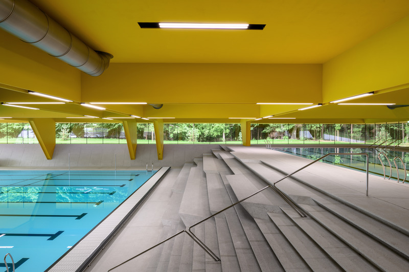 Dossier de presse | 3053-04 - Communiqué de presse | Češča Vas Pool Complex - ENOTA - Architecture commerciale - Česca Vas Pool Complex - interior - Crédit photo : Miran Kambic