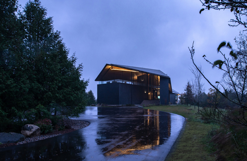 Dossier de presse | 6243-02 - Communiqué de presse | Retraite en forêt - Kariouk Architects - Architecture résidentielle - Crédit photo : Scott Norsworthy
