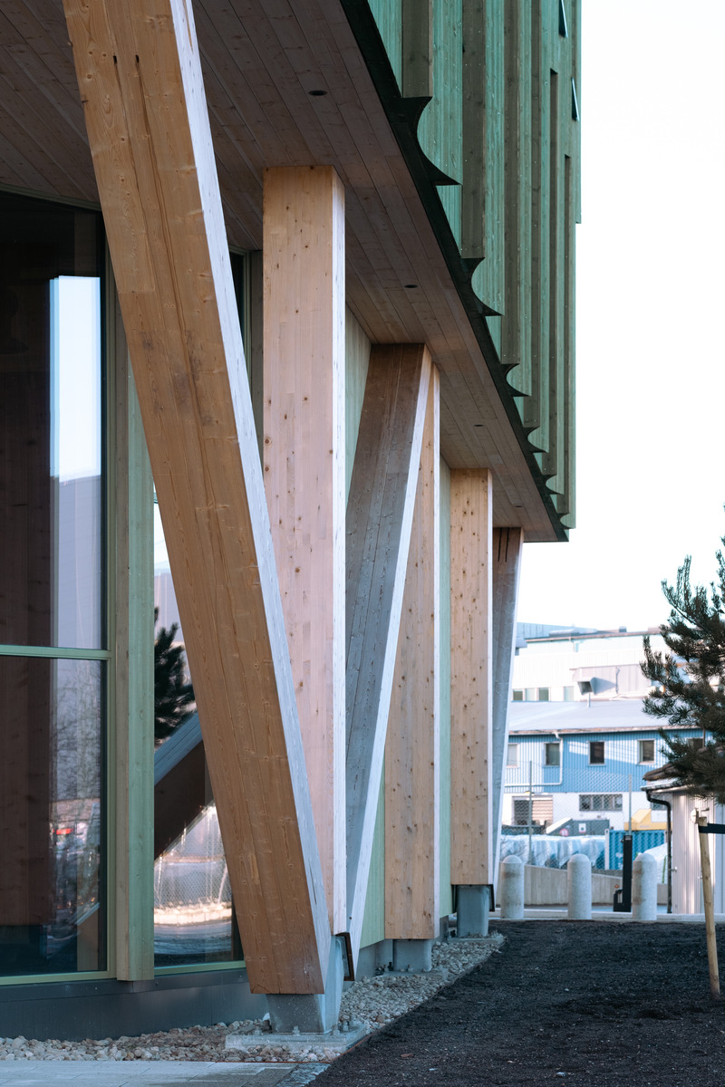 Dossier de presse | 6340-02 - Communiqué de presse | LUMBER 4 Wins the Award for the "Best Office Building of the Year" in the Medium-Sized Category at the Architizer A+Awards - Oslotre AS - Architecture commerciale - Crédit photo : Oslotre AS