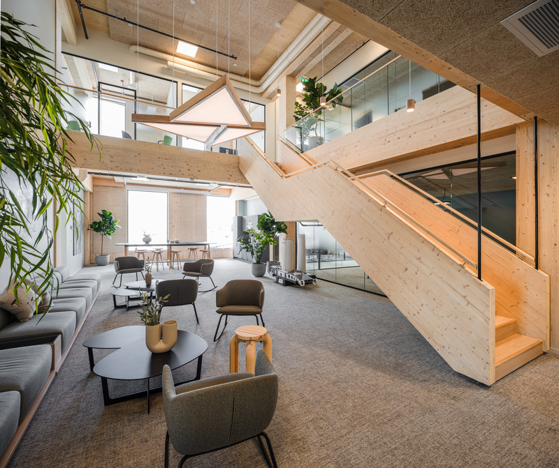 Dossier de presse | 6340-02 - Communiqué de presse | LUMBER 4 Wins the Award for the "Best Office Building of the Year" in the Medium-Sized Category at the Architizer A+Awards - Oslotre AS - Architecture commerciale - Crédit photo : Kyrre Sundal