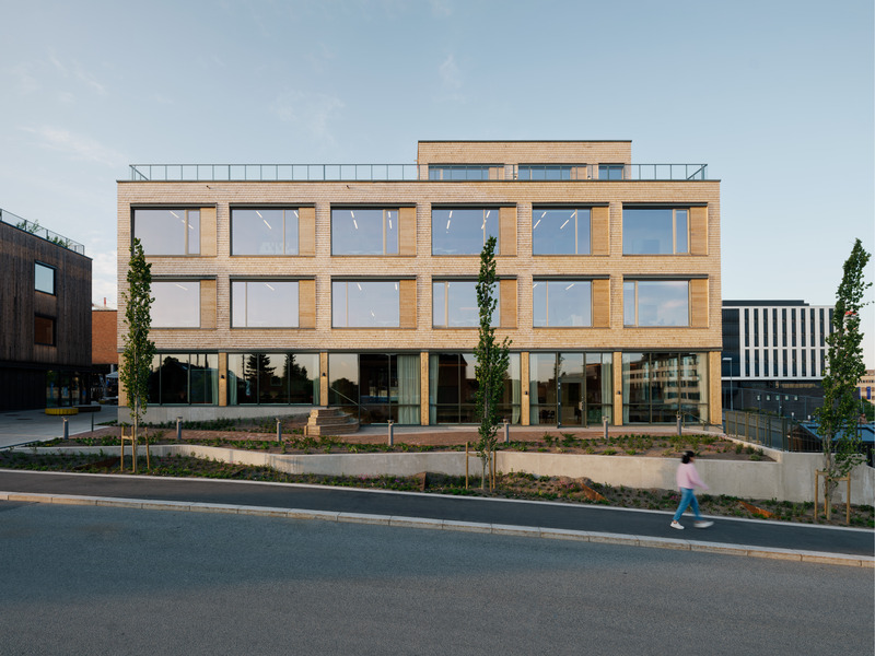 Dossier de presse | 6340-01 - Communiqué de presse | HasleTre Wins the Prestigious "World's Most Sustainable Commercial Building 2024" at the Architizer A+Awards - Oslotre AS - Architecture commerciale - Crédit photo : Einar Aslaksen