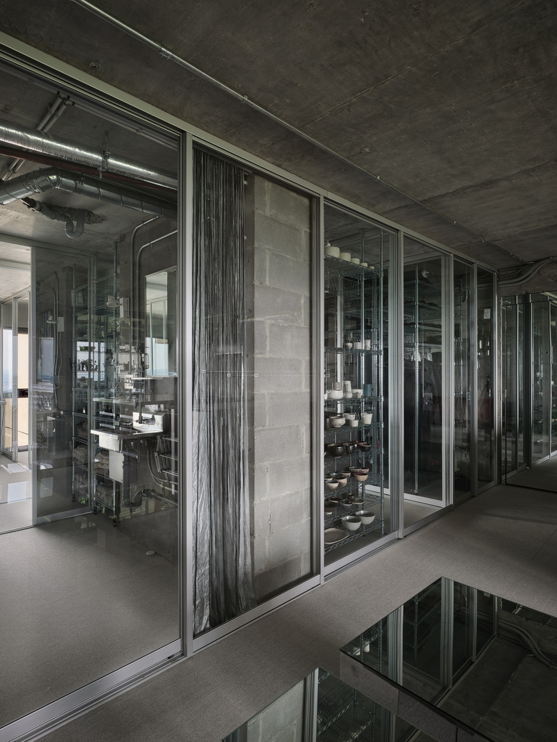 Press kit | 1010-20 - Press release | BRUJcabinet de curiosités - Studio Jean Verville architectes - Residential Architecture - Photo credit: Maxime Brouillet