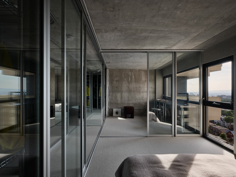 Press kit | 1010-20 - Press release | BRUJcabinet de curiosités - Studio Jean Verville architectes - Residential Architecture - Photo credit: Maxime Brouillet