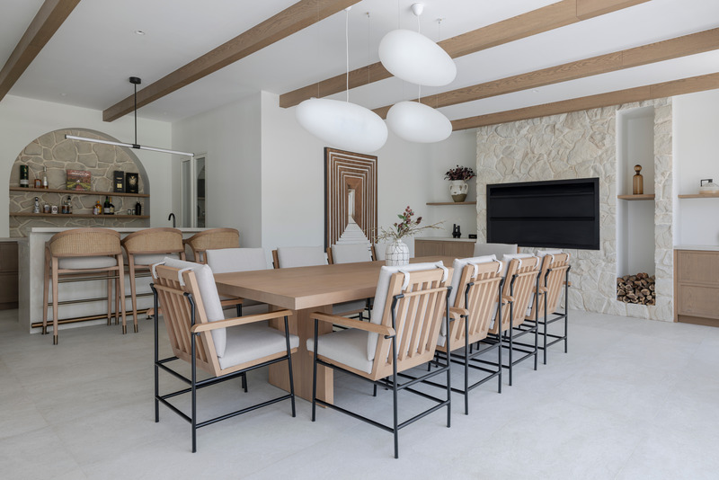 Press kit | 7534-02 - Press release | Modern Farmhouse Retreat at Jumeirah Golf Estates - GroundedDesign - Commercial Interior Design - Braai Room at Golf Estate Views Villa by GroundedDesign - Photo credit: Kelly Tooze