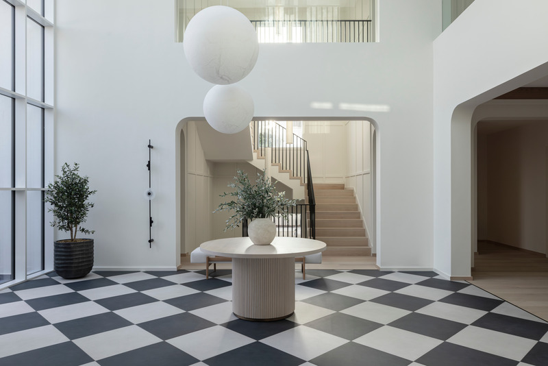 Press kit | 7534-02 - Press release | Modern Farmhouse Retreat at Jumeirah Golf Estates - GroundedDesign - Commercial Interior Design - Hallway at Golf Estate Views Villa by GroundedDesign - Photo credit: Kelly Tooze