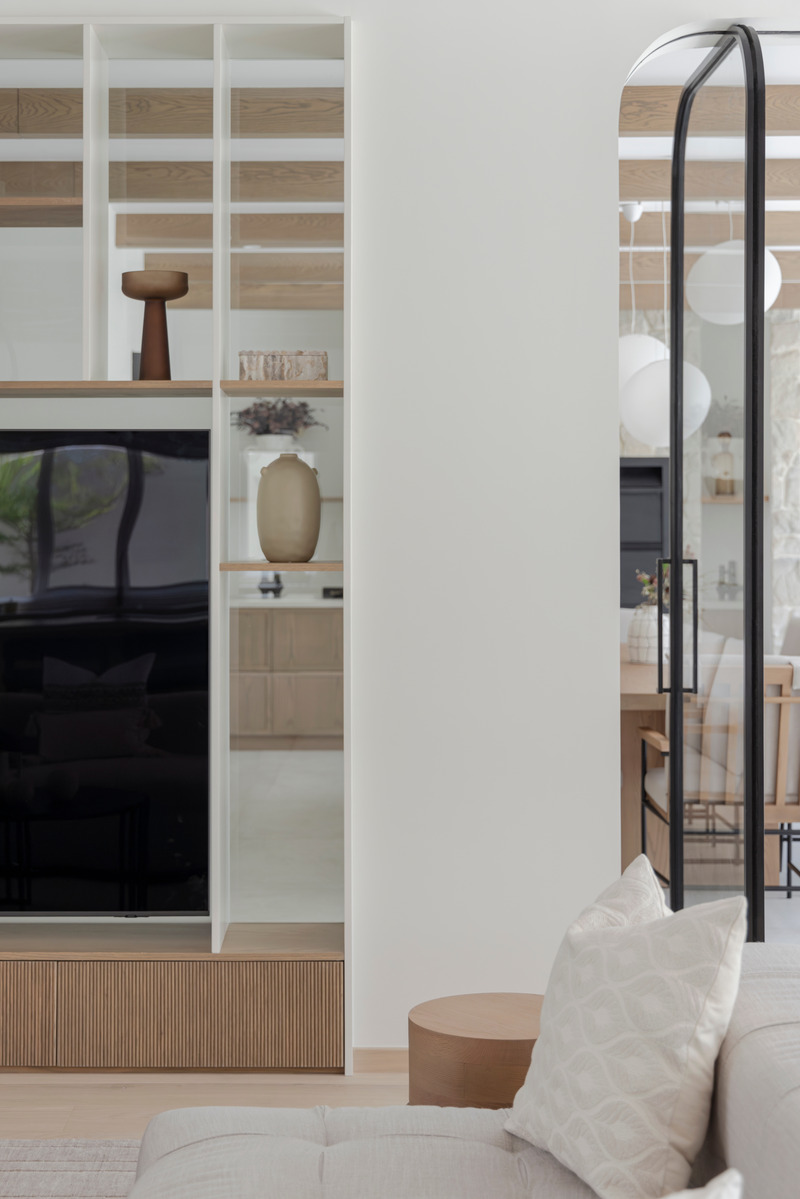 Press kit | 7534-02 - Press release | Modern Farmhouse Retreat at Jumeirah Golf Estates - GroundedDesign - Commercial Interior Design - Living Area at Golf Estate Views Villa by GroundedDesign - Photo credit: Kelly Tooze