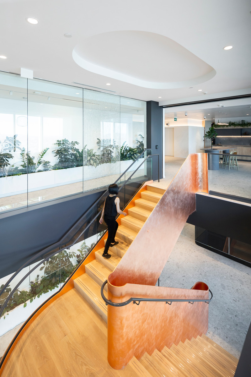 Press kit | 5571-03 - Press release | Vancouver's Newest Office in Top Tier Tower: Sandstorm HQ - Edit Studios Inc. - Commercial Interior Design - Stairwell garden - Photo credit: Brett Ryan