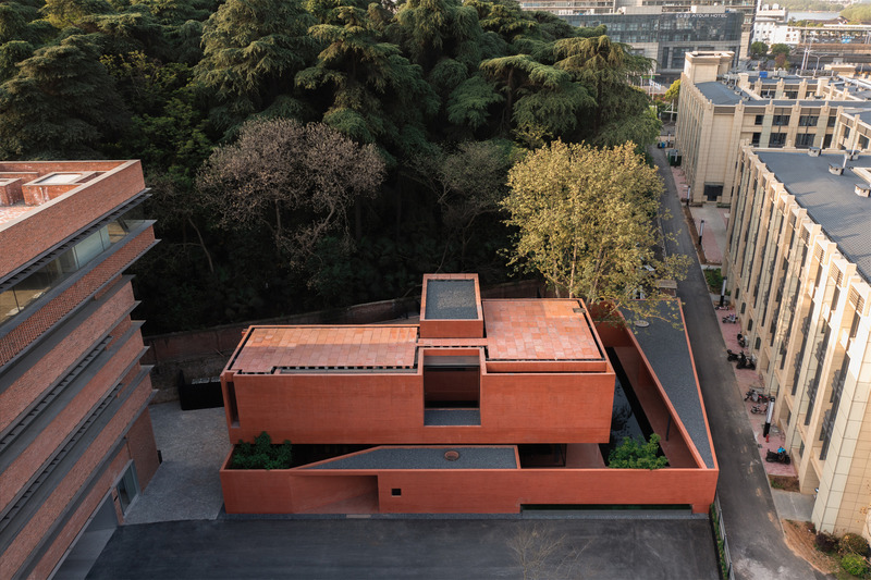 Press kit | 5090-02 - Press release | Red Box - Mix Architecture - Commercial Architecture - Aerial view - Photo credit: Arch-Exist