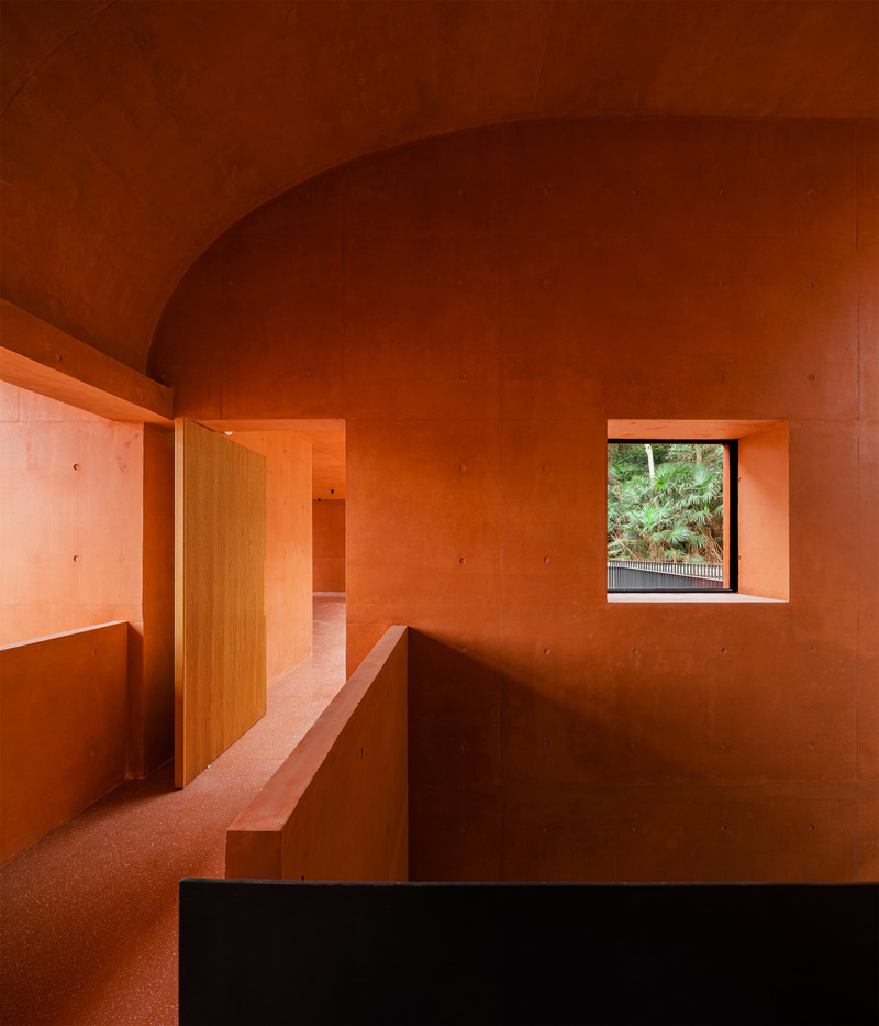 Press kit | 5090-02 - Press release | Red Box - Mix Architecture - Commercial Architecture - The corridor on the second floor - Photo credit: Xiaobin LV