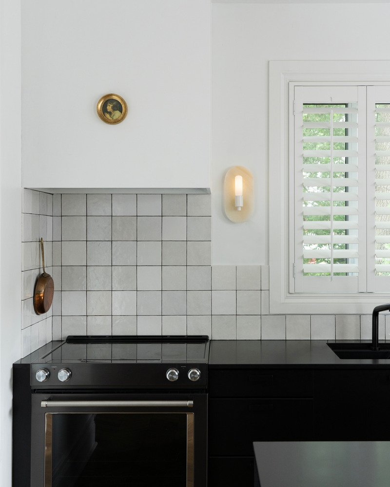 Press kit | 1942-02 - Press release | Luminaire Authentik Launches the Onyx Bar - Luminaire Authentik - Lighting Design - ONYX PILLAR 12-LA40 - Photo credit:  Luminaire Authentik<br>Designer: @ross_dom - @studiorossdugas 