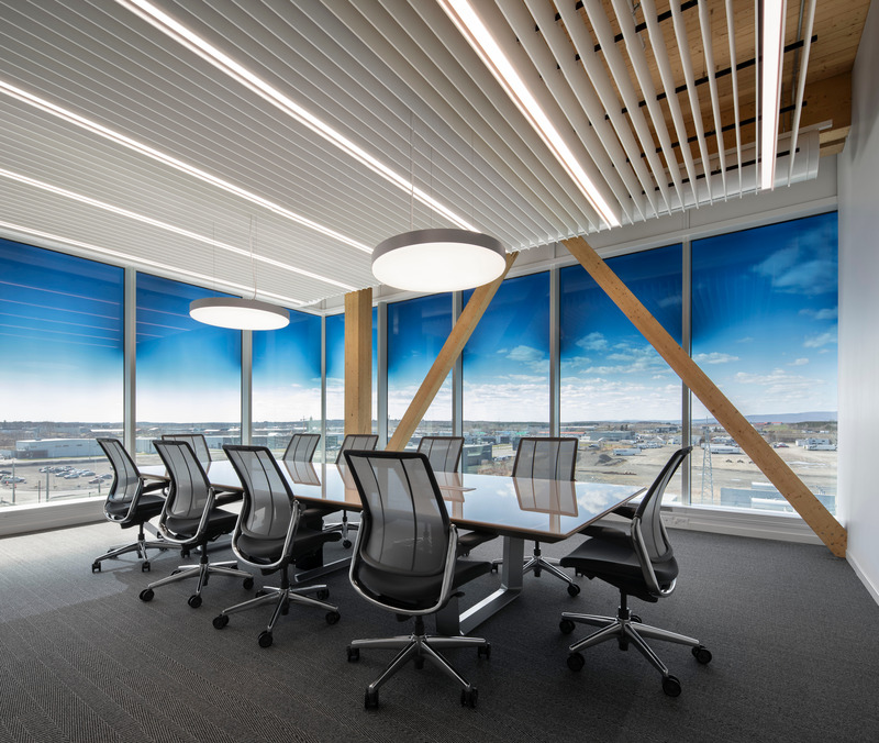 Dossier de presse | 916-19 - Communiqué de presse | Un centre de traitement informatique de haute performance signé MSDL Architectes - Menkès Shooner Dagenais LeTourneux Architectes - Design d’intérieur commercial - Crédit photo :  Stéphane Brügger 