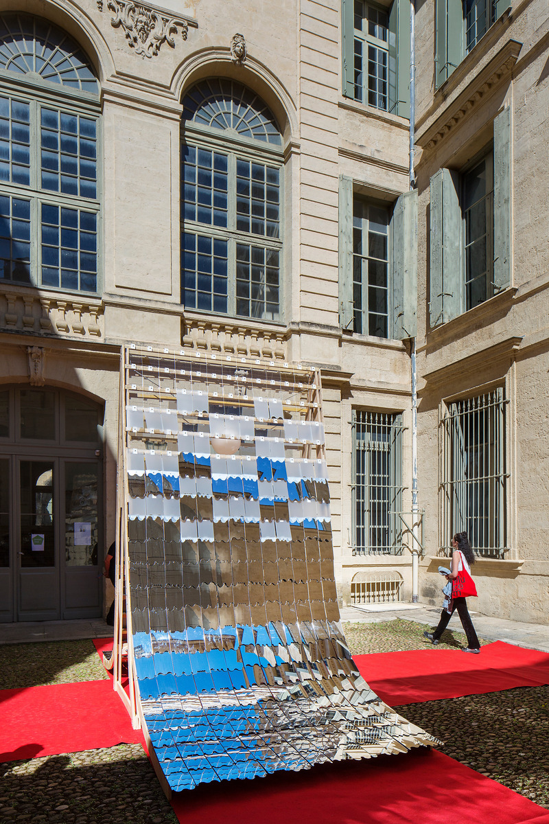 Press kit | 7587-01 - Press release | 人: The Proscenium of Ephemeral Reflections.Intervention inside a French National Monument inspired in the movement and the Olympic Games 2024 - Gonzalez Serrano Studio+ & J-AF Architecture - Event + Exhibition - Photo credit: ©photoarchitecture.com