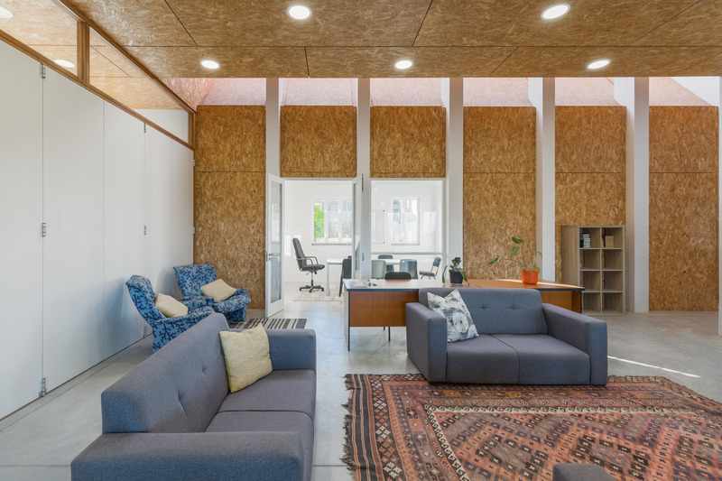 Dossier de presse | 7556-01 - Communiqué de presse | Architectural Innovation Meets Education at Calling Academy Stellenbosch - SALT Architects - Architecture institutionnelle - Staff Room - Crédit photo : Southland Photography - David Savage