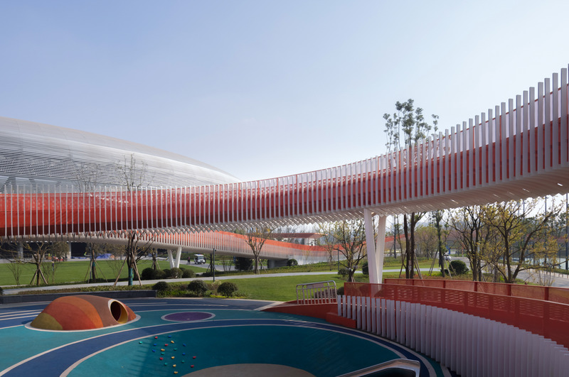 Dossier de presse | 7554-01 - Communiqué de presse | Dong‘an Lake Sports Park Bridge for the Chengdu FISU World University Games - Atelier-Sizhou (四周建筑) - Architecture de paysage - Crédit photo : Arch-Exist