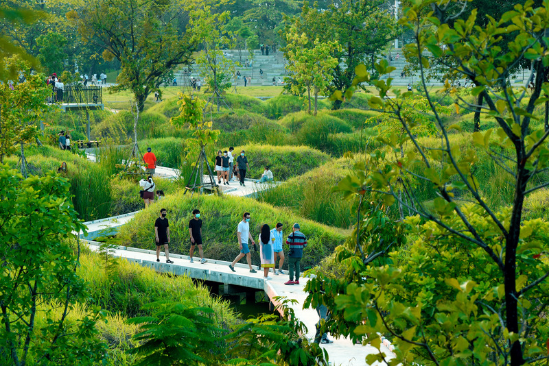 Dossier de presse | 2696-04 - Communiqué de presse | Benjakitti Forest Park: Transforming a Brown Field into Urban Nature - Turenscape - Architecture de paysage - Crédit photo : Turenscape&amp;Arsomsilp