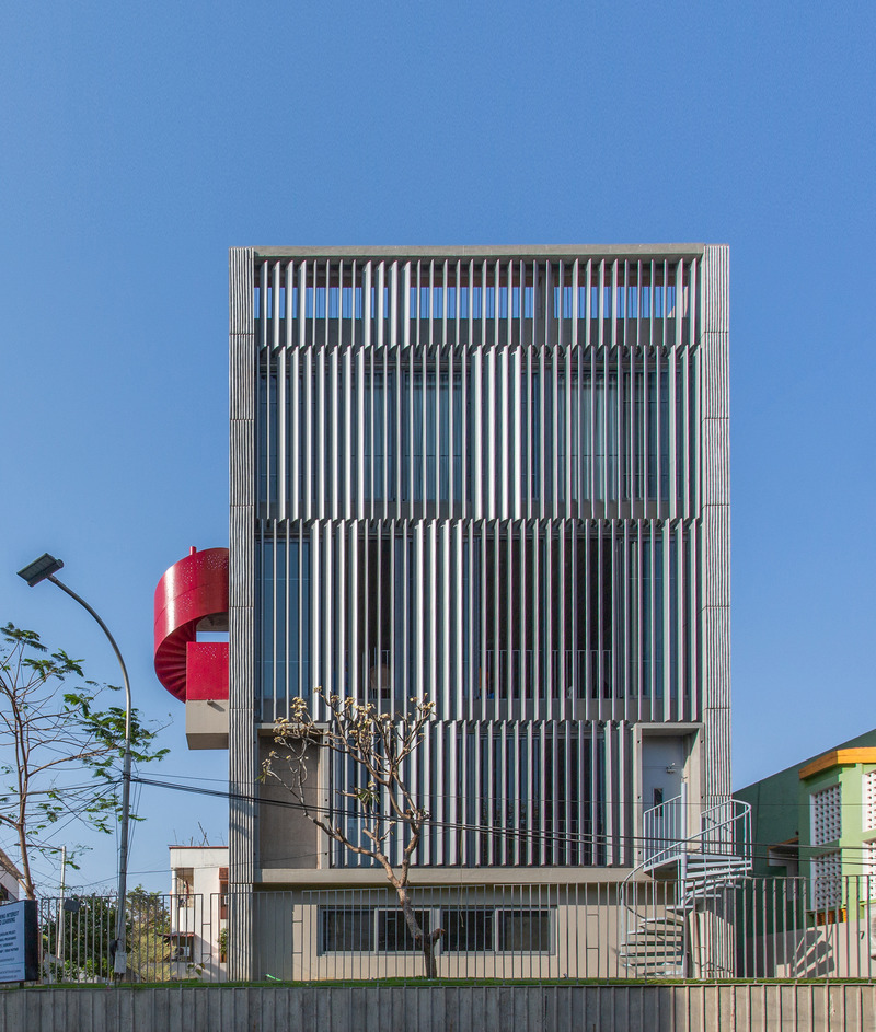 Dossier de presse | 5962-01 - Communiqué de presse | Learning Centre at Quest - KSM Architecture - Architecture institutionnelle - View of south facade from access road  - Crédit photo : <p>Sreenag BRS</p><p><br></p>