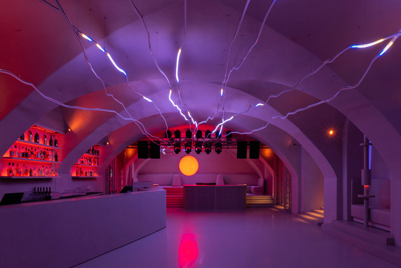 Dossier de presse | 809-42 - Communiqué de presse | Meet the 2024 AZ Awards Winners, People's Choice and Awards of Merit - AZURE Media - Concours - <p>Winner – Design, Lighting Schemes</p><p><br></p><p>Department 57 Bar &amp; Club, Saint Petersburg, Russia</p><p><br></p><p>By DA Bureau with Yarko Lighting Design, Saint Petersburg, Russia </p> - Crédit photo : Nikita Subbotin (Landon Studio)