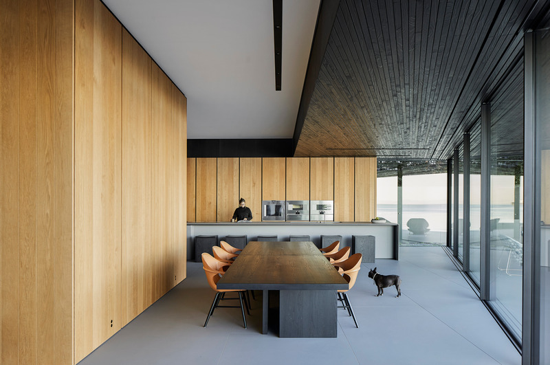 Dossier de presse | 809-42 - Communiqué de presse | Meet the 2024 AZ Awards Winners, People's Choice and Awards of Merit - AZURE Media - Concours - <p>Winner – Residential Interiors</p><p><br></p><p>Liminal House, Vancouver, Canada</p><p><br></p><p style="">By McLeod Bovell, Vancouver, Canada <br style=""></p> - Crédit photo : Hufton + Crow