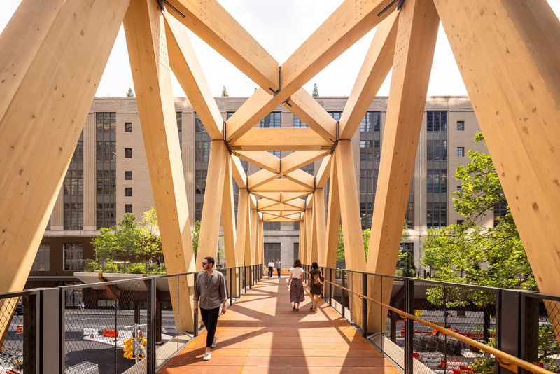 Dossier de presse | 809-42 - Communiqué de presse | Meet the 2024 AZ Awards Winners, People's Choice and Awards of Merit - AZURE Media - Concours - <p>Winner &amp; People's Choice – Urban Design, Infrastructure &amp; Interventions</p><p><br></p><p>High Line – Moynihan Connector, New York City, U.S.</p><p><br></p><p>By Skidmore, Owings &amp; Merrill (Chicago, U.S.) and Field Operations (New York City, U.S.) </p><p><br></p><p> <b></b></p> - Crédit photo : Andrew Frasz
