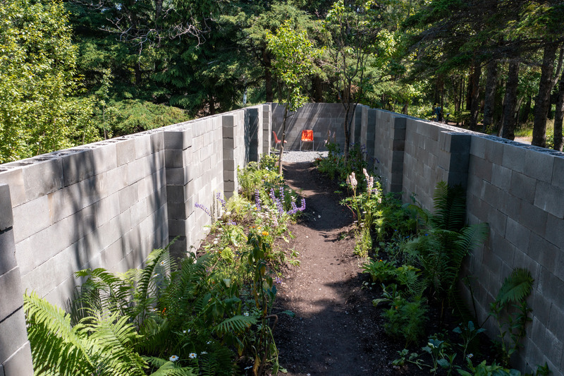 Press kit | 837-49 - Press release | Opening of the 25th International Garden Festival - International Garden Festival - Event + Exhibition - Pioniersplanters, "Rue Liereman | Organ Man Street" - Photo credit: Martin Bond