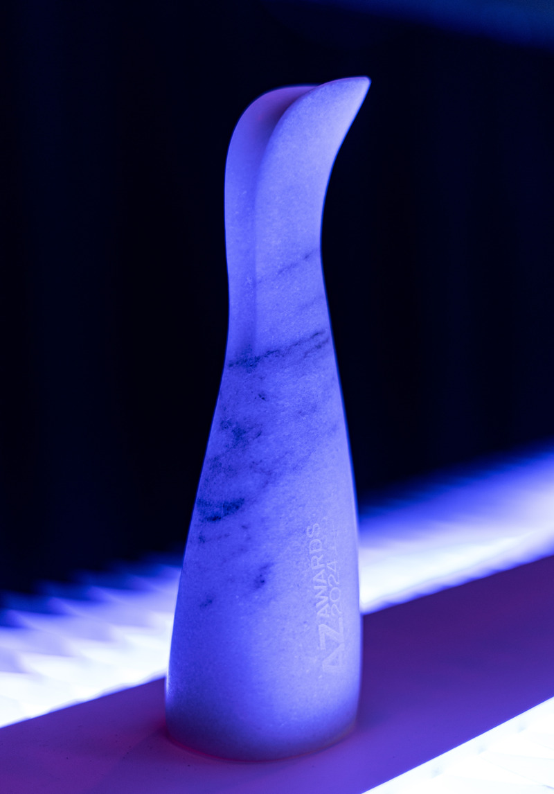Dossier de presse | 809-42 - Communiqué de presse | Meet the 2024 AZ Awards Winners, People's Choice and Awards of Merit - AZURE Media - Concours - The 2024 AZ Awards Trophy designed by juror Evan Jerry – founder of Studio Anansi – and produced using upcycled marble sourced from architecture project offcuts. - Crédit photo : Corey Kelly