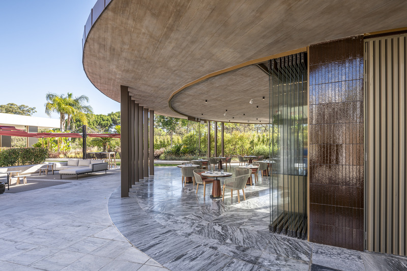 Press kit | 7577-01 - Press release | Openbook Earns International Recognition for Ritz Pool Bar Project - Openbook - Commercial Interior Design - Photo credit: <p class="">jgphoto.graphy – João Guimarães</p>
