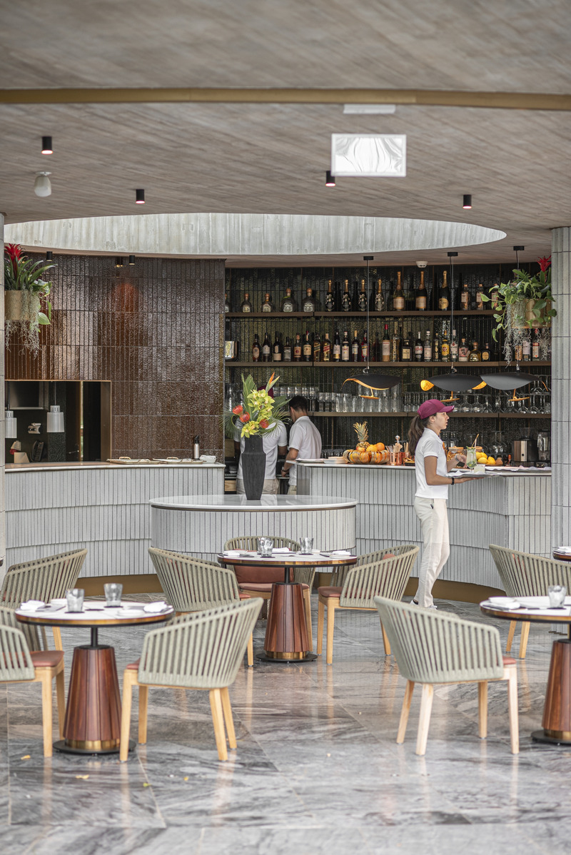 Press kit | 7577-01 - Press release | Openbook Earns International Recognition for Ritz Pool Bar Project - Openbook - Commercial Interior Design - Photo credit: <p class="">jgphoto.graphy – João Guimarães</p>