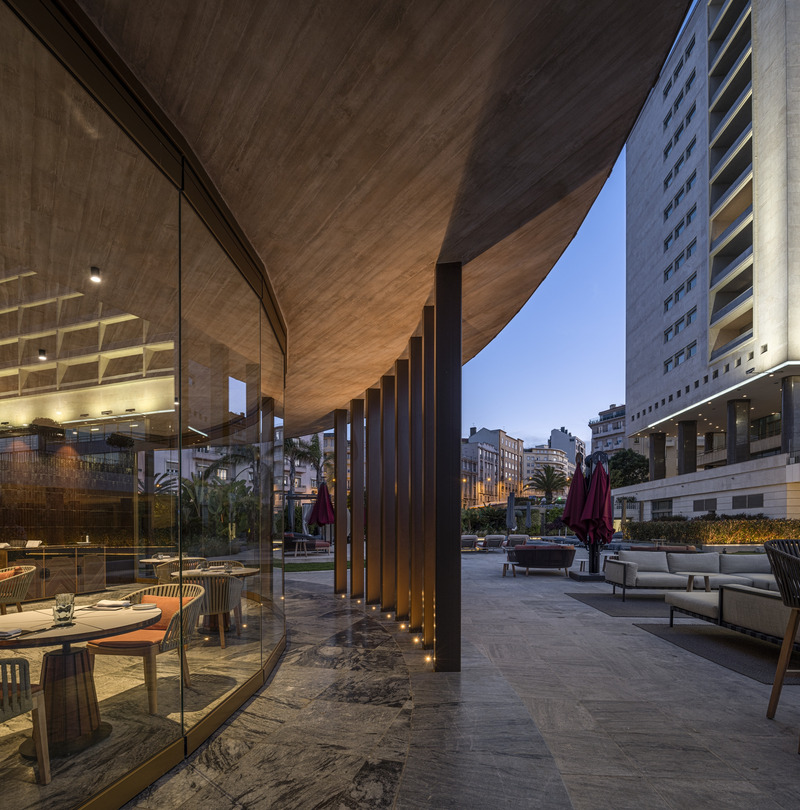 Press kit | 7577-01 - Press release | Openbook Earns International Recognition for Ritz Pool Bar Project - Openbook - Commercial Interior Design - Photo credit: <p class="">jgphoto.graphy – João Guimarães</p>