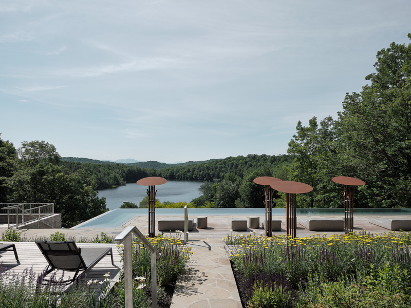 Dossier de presse | 1408-03 - Communiqué de presse | BALNEA spa + réserve thermale inaugure de nouvelles installations célébrant la nature - BALNEA spa + réserve thermale - Architecture commerciale -   Terrasses multi-niveaux   - Crédit photo :  Maxime Brouillet 