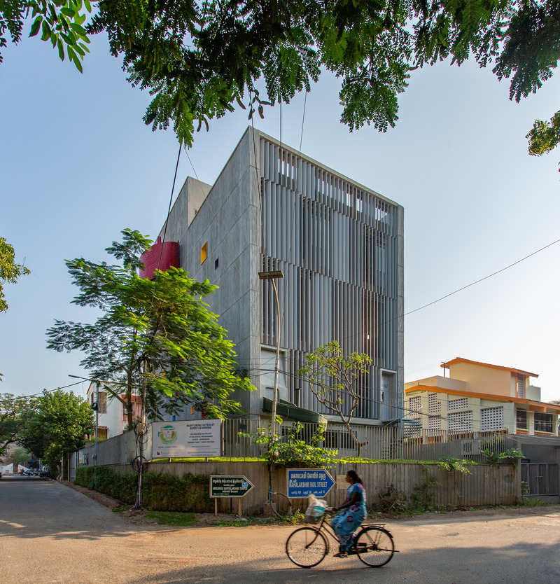 Dossier de presse | 5962-01 - Communiqué de presse | Learning Centre at Quest - KSM Architecture - Architecture institutionnelle - View of west and south facade from access road - Crédit photo : Sreenag BRS