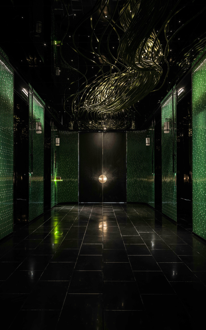 Press kit | 5577-04 - Press release | Lakeville VI Experience Space - NONG STUDIO - Real Estate -   The design inspiration for the elevator hall comes from the natural intent of the bamboo forest in a curio box, with contrast and surprise being the theme of the space.    - Photo credit: Heinong