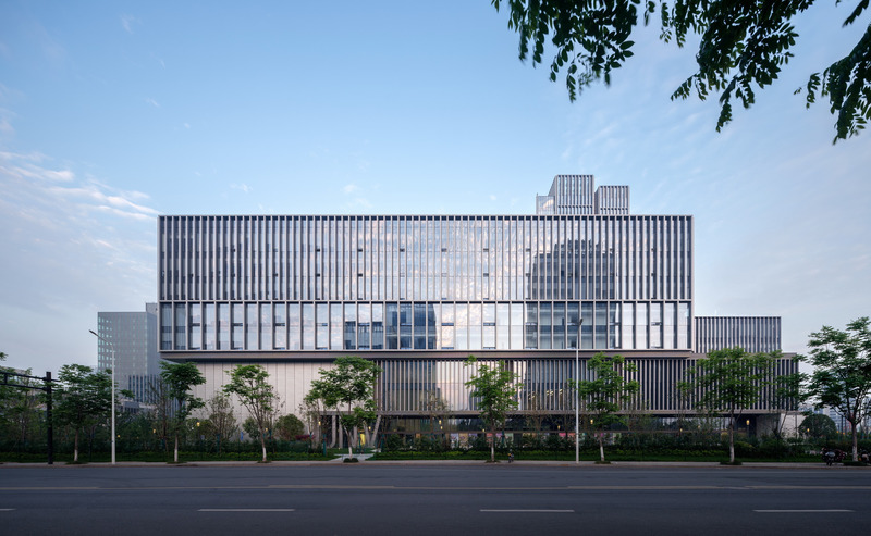 Dossier de presse | 3524-06 - Communiqué de presse | Uniview Headquarters - GOA (Group of Architects) - Architecture commerciale - East  facade - Crédit photo : ©RudyKu