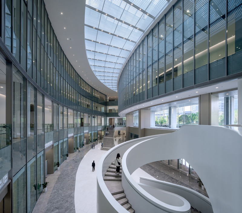 Dossier de presse | 3524-06 - Communiqué de presse | Uniview Headquarters - GOA (Group of Architects) - Architecture commerciale - Lobby and common atrium - Crédit photo : ©RudyKu