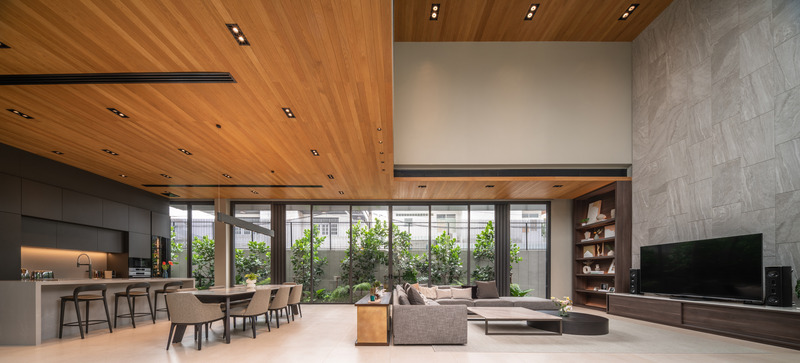 Dossier de presse | 7580-01 - Communiqué de presse | Monow House, Thailand - Archismith - Architecture résidentielle - Salon double hauteur - Crédit photo : SkyGround architectural film &amp; photography