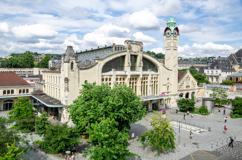 Press kit | 7576-01 - Press release | OKRA Wins Popular Vote Best Landscape Design Firm - OKRA - Landscape Architecture - Rouen station area, FR - Photo credit: Antoine Thevenet