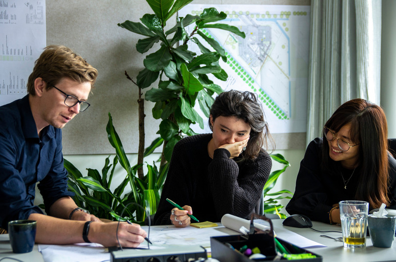 Press kit | 7576-01 - Press release | OKRA Wins Popular Vote Best Landscape Design Firm - OKRA - Landscape Architecture - OKRA team at work - Photo credit: Antoine Thevent