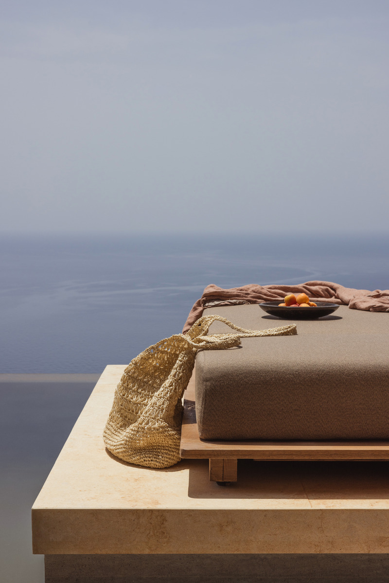 Press kit | 6827-01 - Press release | Gundari Resort - Block722 - Commercial Architecture -  Gundari_sea front suite  - Photo credit: Ana Santl