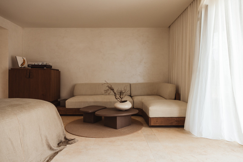 Press kit | 6827-01 - Press release | Gundari Resort - Block722 - Commercial Architecture -  Gundari_sea front suite  - Photo credit: Ana Santl