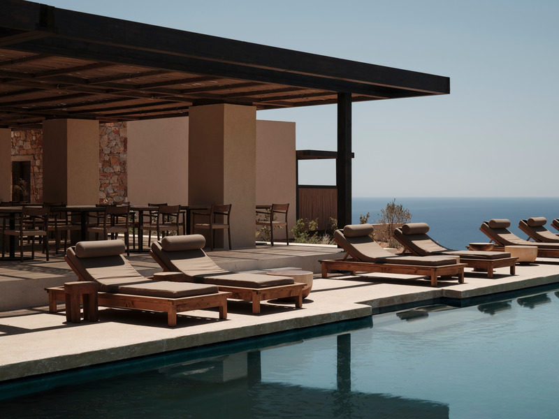 Press kit | 6827-01 - Press release | Gundari Resort - Block722 - Commercial Architecture - Gundari_outdoor restaurant &amp; pool - Photo credit: Martha Vosdou