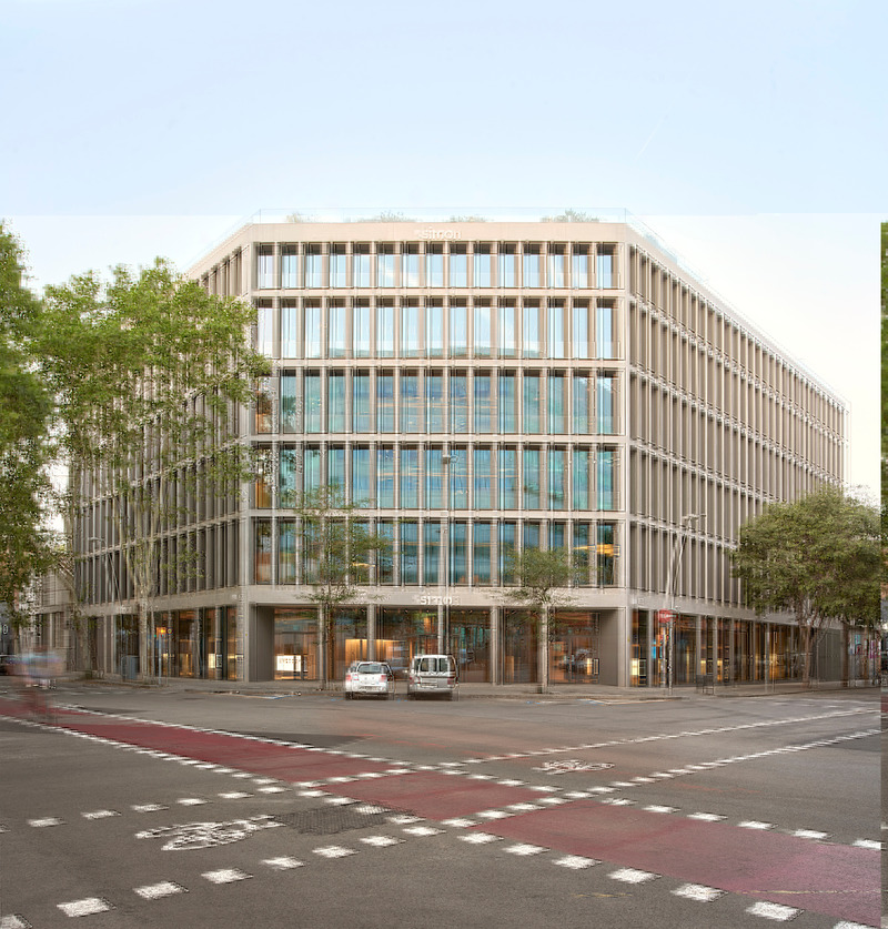 Dossier de presse | 4196-01 - Communiqué de presse | b720 Turns Simon's Old Factory to SWITCH, the Company's New Headquarters - b720 Fermín Vázquez Arquitectos - Architecture commerciale - Crédit photo : José Hevia
