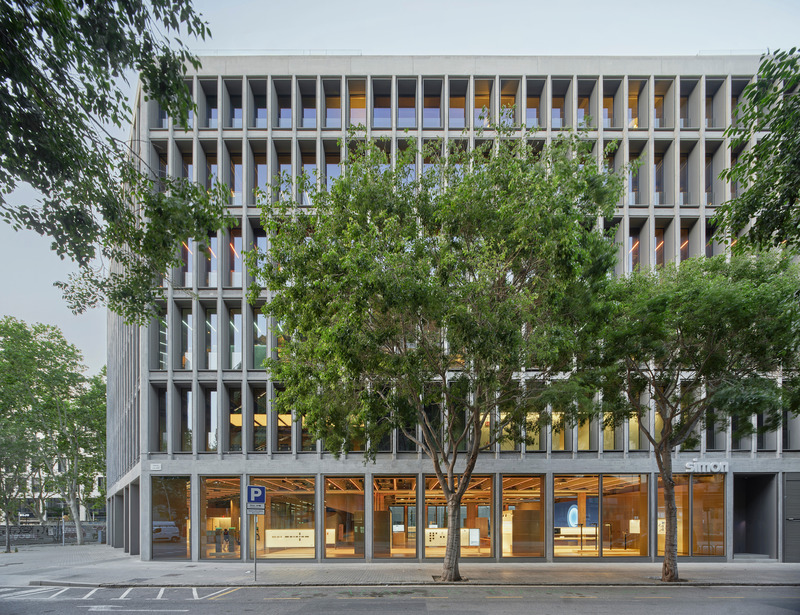 Dossier de presse | 4196-01 - Communiqué de presse | b720 Turns Simon's Old Factory to SWITCH, the Company's New Headquarters - b720 Fermín Vázquez Arquitectos - Architecture commerciale - Crédit photo : José Hevia